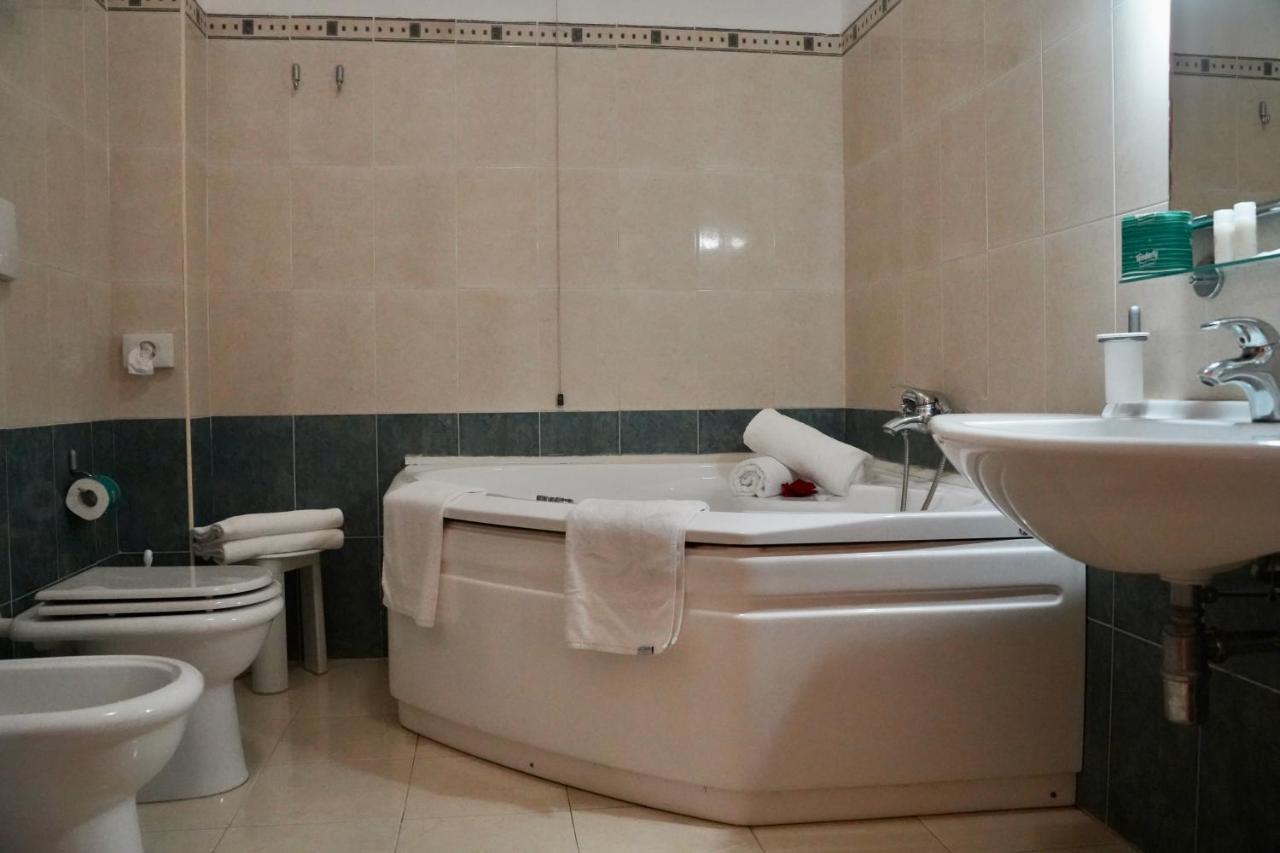 Hotel Roscianum Welness Spa 罗萨诺 外观 照片