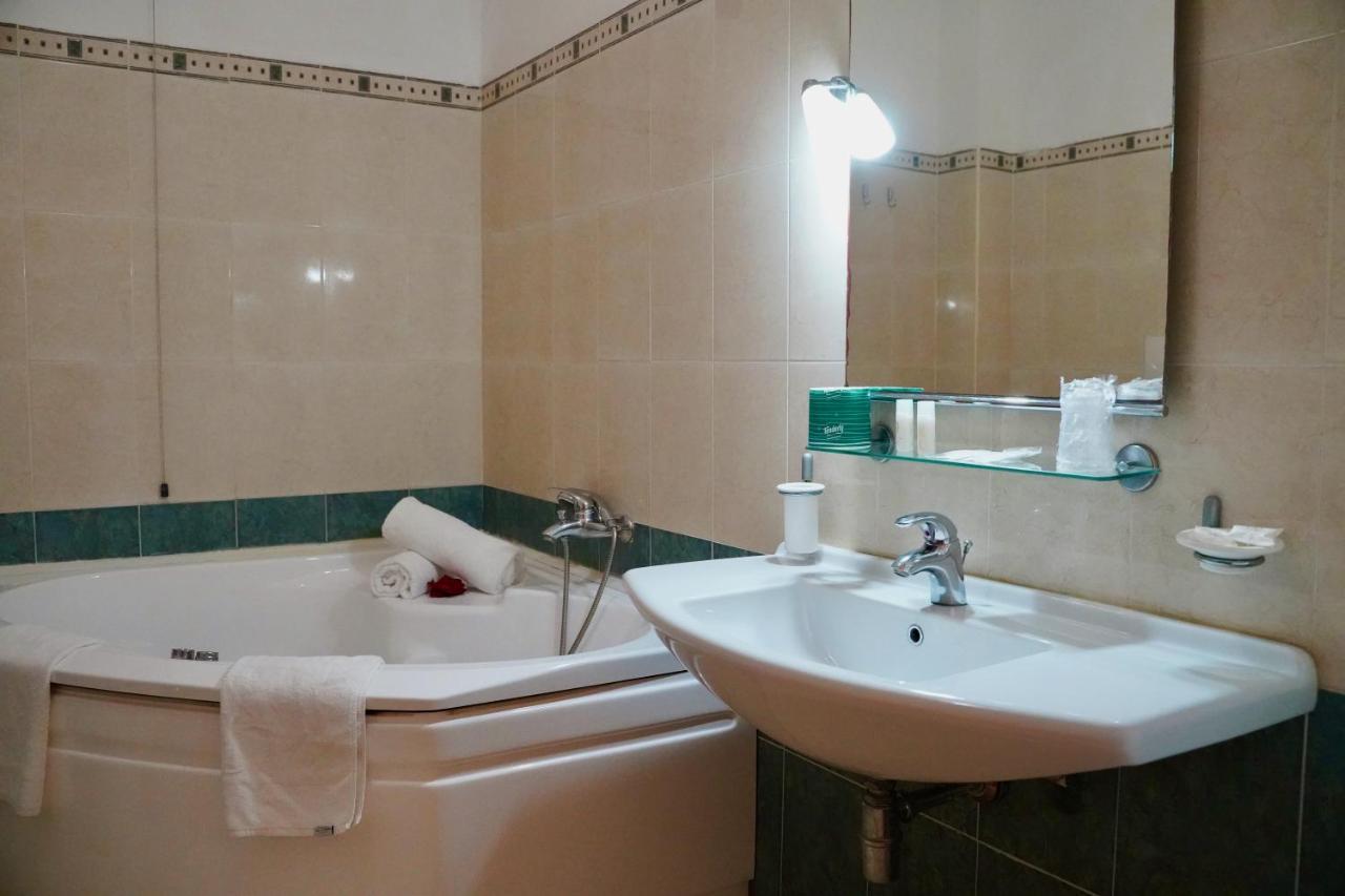 Hotel Roscianum Welness Spa 罗萨诺 外观 照片